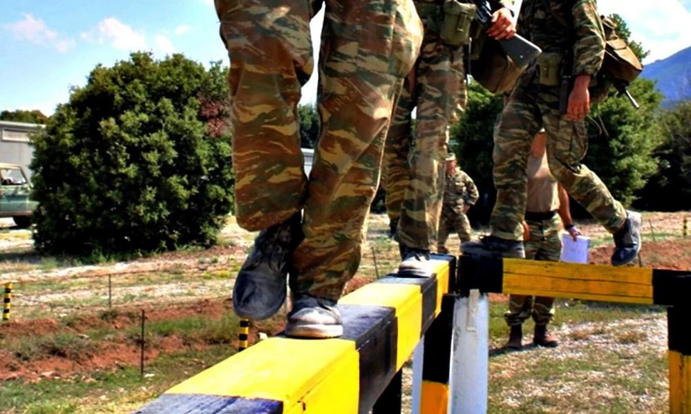 Δωδεκάμηνη θητεία: Πώς το αξιολογούν δύο εν αποστρατεία Πτέραρχοι